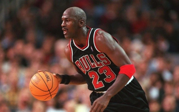 Michael Jordan, la leyenda del básquetbol cumple este 17 de febrero 60 años y hay varios récords que todavía no le quitan. | Foto: Archivo