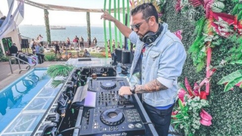 Mark González en su nuevo rol como DJ. Foto: Instagram.