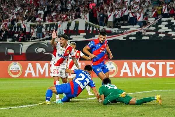 Curicó Unido cayó por la cuenta mínima y tendrá que remontar en Paraguay para clasificar. Foto: Guille Salazar, RedGol.