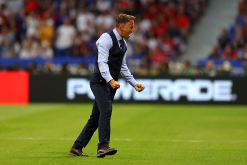 Phil Neviile fue el entrenador de la Selección femenina de Inglaterra entre el 2018 y 2021. Foto: Getty Images.