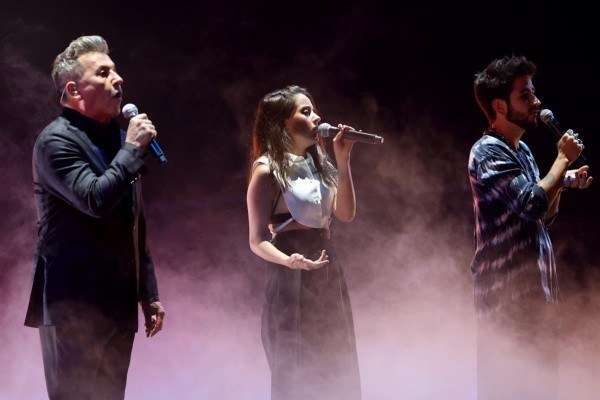 Ricardo Montaner, Evaluna y Camilo actúan en los Premios Lo Nuestro 2021 | Foto: Getty Images