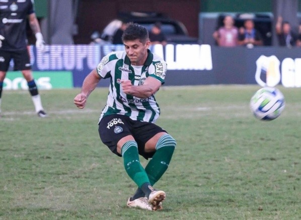 Kuscevic recibió su primera tarjeta roja en Coritiba. | Foto: Coritiba
