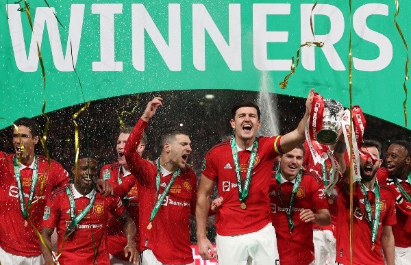 Manchester Unite celebra el título en la Copa de la Liga. (Getty Images).