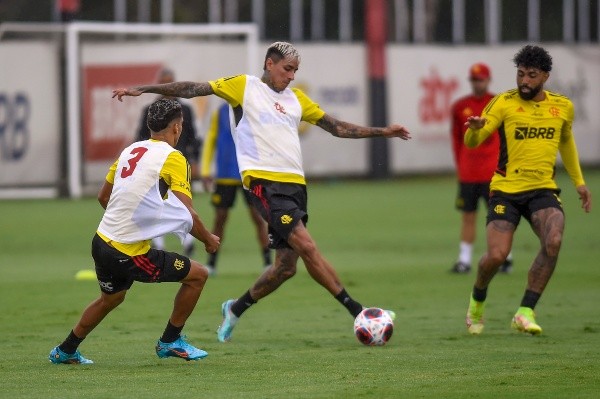 Arturo Vidal lucha un puesto en el Flamengo. | Foto: Flamengo