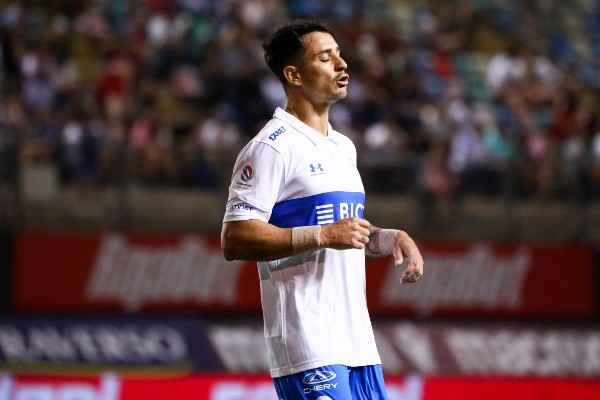 Fernando Zampedri anotó dos goles en la Fase 1 de la Copa Sudamericana, pero no le alcanzó a la UC. (Agencia Uno).