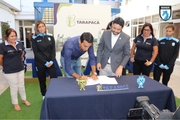 Este miércoles fue la firma de contrato entre el Gobierno Regional y Deportes Iquique. | CDI Femenino