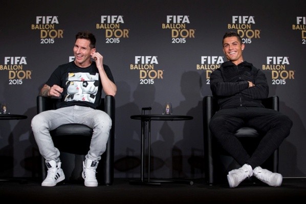 Messi y Ronaldo se repartieron casi todos los balones de oro en la pasada década. | Foto: Getty Images.