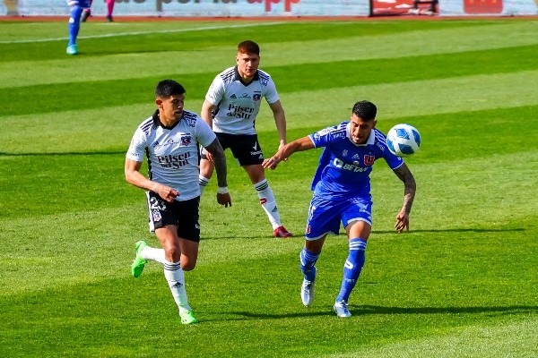 Esteban Pavez en acción en el Superclásico que Colo Colo ganó en el Fiscal de Talca. (Guille Salazar/RedGol).