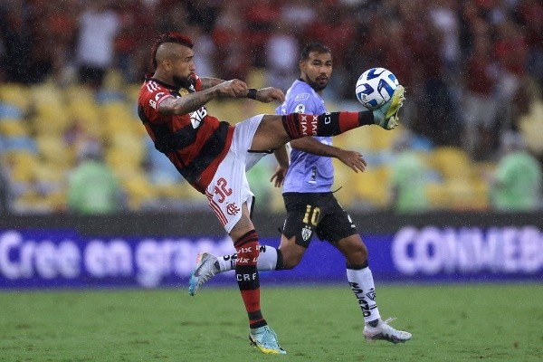 Arturo Vidal sigue ganando confianza en el Flamengo después de semanas complicadas. Foto: Getty Images