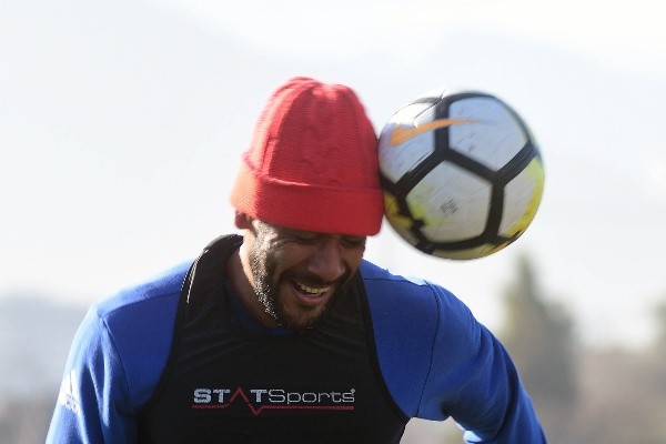 Beausejour espera que se una Colo Colo y la U para solucionar la violencia en el fútbol (Agencia Uno)