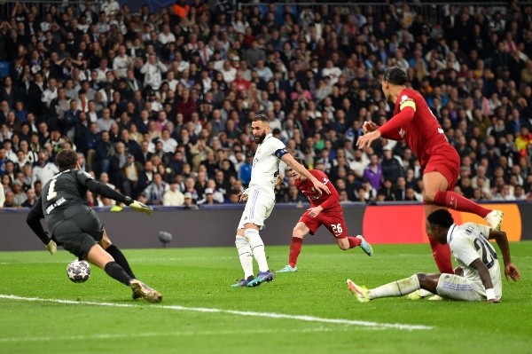 Benzema anotó el gol del triunfo, pero generó preocupación al presentar problemas en su pie. Foto: Getty Images