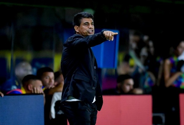 Ibarra está siendo duramente criticado en Argentina por los irregulares resultados. | Foto: Getty Images.