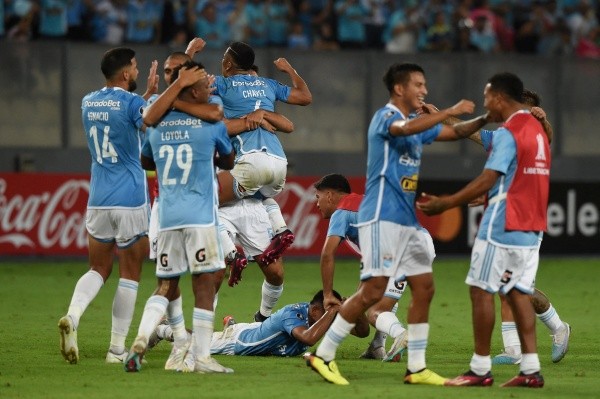 Cristal celebra su épica clasificación a la fase de grupos de la Libertadores
