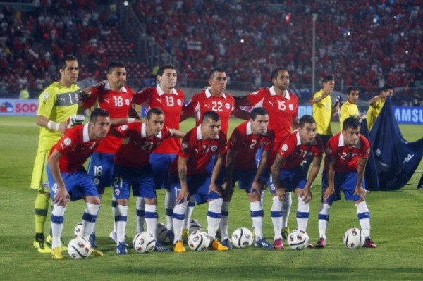 Esteban Paredes en la Roja también supo integrar verdaderos equipazos. | Foto: Getty Images.