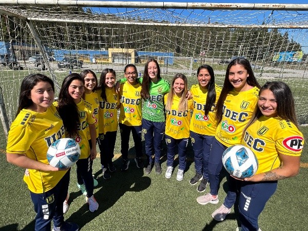 Las once jugadoras contratadas de la UdeC | Foto: Prensa U. de Concepción