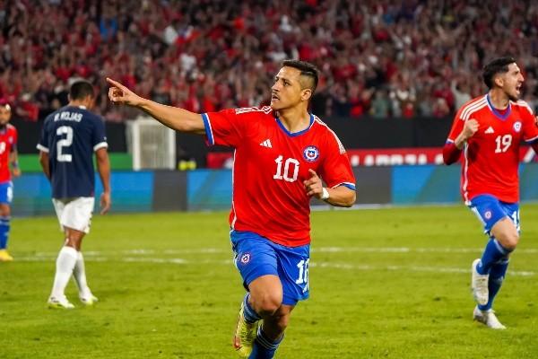 Alexis Sánchez fue la gran figura de Chile en el triunfo por 3-2 ante Paraguay y se gana los elogios de los franceses. Foto: Guille Salazar, RedGol.