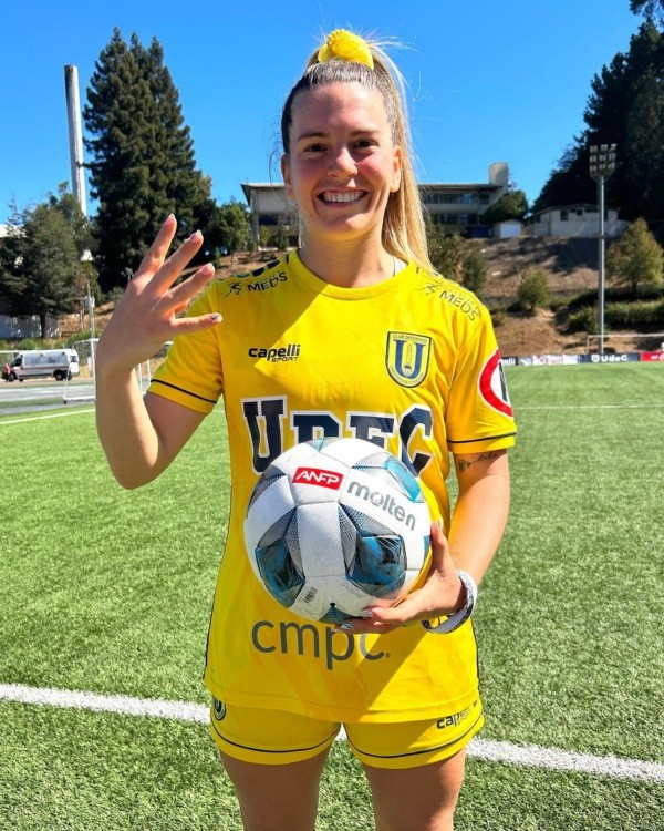 Gómez Ares marcó cuatro goles en su debut con el Campanil. | Prensa UdeC