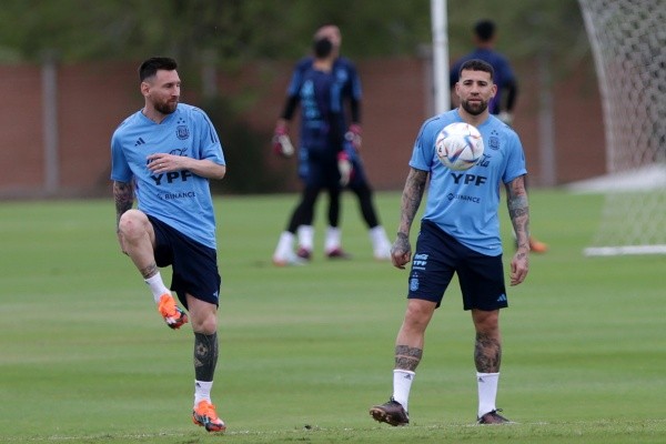 Messi y Otamendi entrenan junto a la Selección Argentina. | Foto: Getty