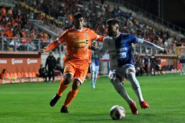 Escalante jugó contra Antofagasta tras el incidente con el presidente de Cobreloa (Photosport)