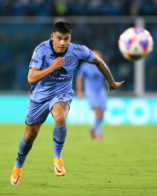 Alex Ibacache en su estreno con la camiseta de Belgrano de Córdoba.