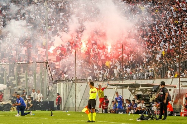 Los incidentes en el Superclásico y en Copa Libertadores pueden dejar a Colo Colo sin público durante un mes. Foto: Guille Salazar, RedGol.