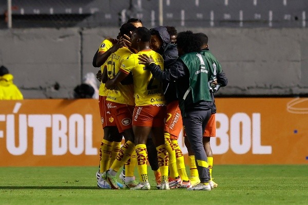 Aucas jugó su primer partido en Copa Libertadores y venció al campeón Flamengo. Foto: Getty Images