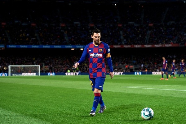 Los hinchas del Barcelona quieren ver a Messi nuevamente con la camiseta del club. | Foto: Getty