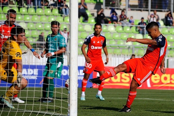 Así anotó Nicolás Guerra el primer gol de la U ante Chimbarongo FC. (Photosport).