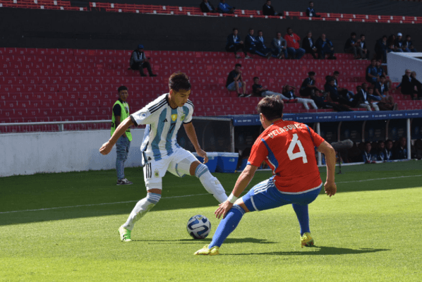 La Roja cayó 2-0 con Argentina y quedó obligada a ganar en el resto del hexagonal. Foto: Comunicaciones Argentina.