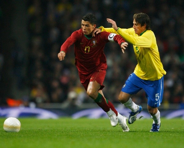 Edmílson en acción por la selección de Brasil. (Getty Images).