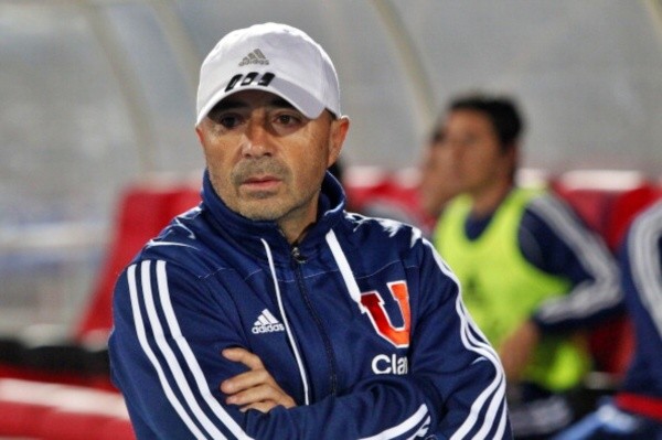 Jorge Sampaoli ganó cuatro títulos oficiales con Universidad de Chile. | Foto: Getty Images.