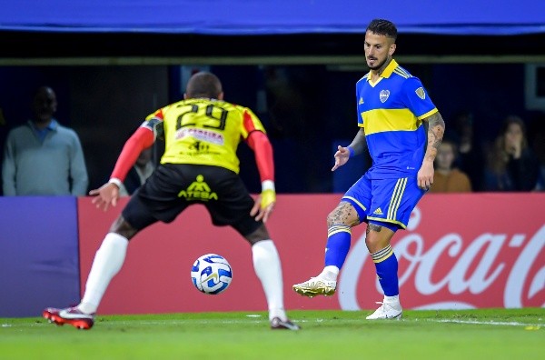 Benedetto tuvo que salir por lesión en la victoria de Boca sobre Deportivo Pereira. | Foto: Getty Images.