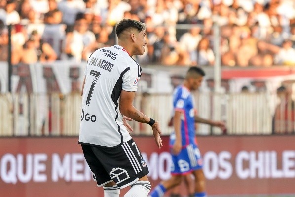 Carlos Palacios en acción durante el Superclásico ante la U. (Guille Salazar/RedGol).