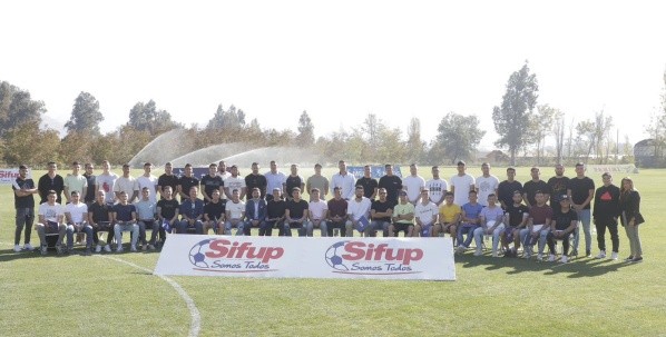 Los capitanes del fútbol chileno se reunieron en actividad del Sifup. | Foto: Sifup