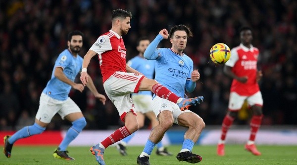 Arsenal y Manchester City juegan un partido clave por la Premier League. Foto: Getty Images