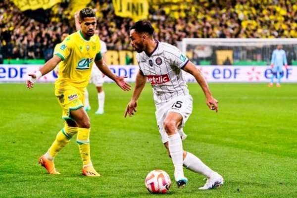 Gabriel Suazo ganó su primer título con el Toulouse en Francia. | Foto: Getty Images.