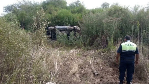 Así quedó la camioneta del Pulga Rodríguez tras su grave accidente en Argentina.