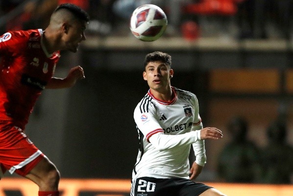 Según Quinteros, Alexander Oroz salió lesionado del choque entre Colo Colo y La Calera. | Foto: Photosport