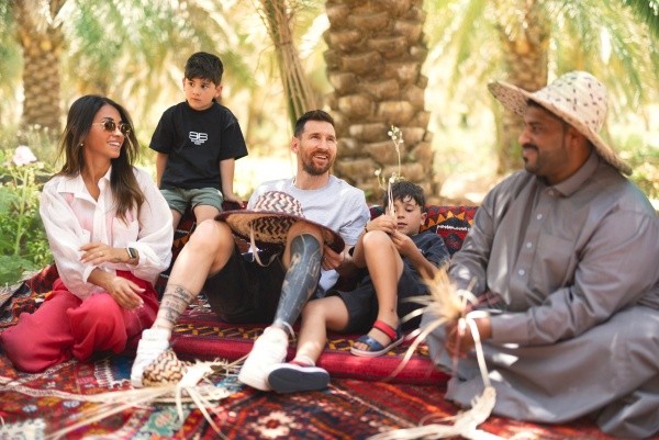 Messi viajó a Arabia Saudita por un compromiso contractual | Twitter