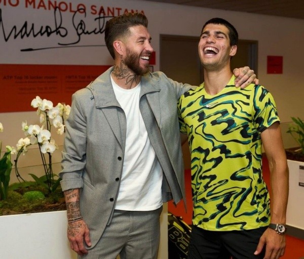 Sergio Ramos, uno que sabe de ser campeón en Madrid, visitó a Carlos Alcaraz y le dio la suerte. | Foto: Instagram Madrid Open