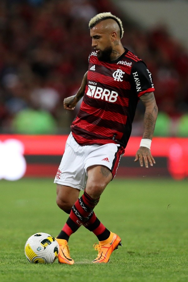 Pulgar sigue sin convencer en Flamengo