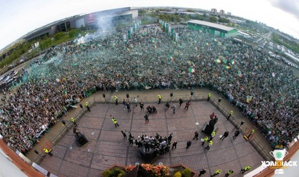 Pese a que la obtención del título fue en Edimburgo, la celebración principal fue en Glasgow | Fuente: Twitter Celtic FC