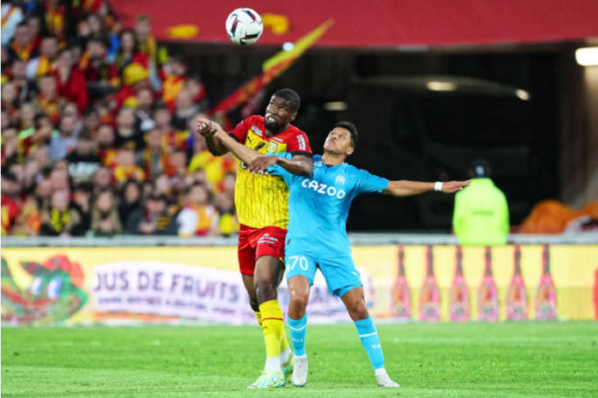 Alexis Sánchez tuvo una mala noche en Lens: gol anulado y lesión | Fuente: Getty Images