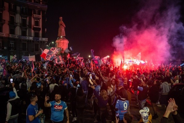 Parte de los festejos en Nápoles por el Scudetto que logró el Napoli en la Serie A. (Getty Images).