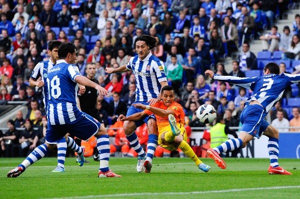 Otra imagen del golazo de Alexis Sánchez ante el Espanyol. (Getty Images).