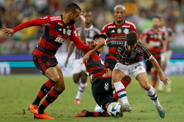 Fluminense no pudo aprovechar que jugó casi todo el segundo tiempo con un jugador más ante Fluminense. Foto: Getty Images